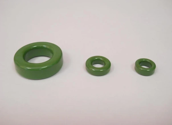 非分割,二分割トロイダルコア