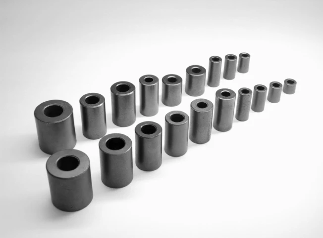 非分割，二分割スリーブコア RIシリーズ(高周波用)