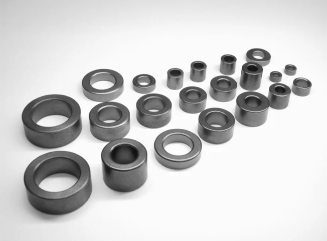 カバー無し非分割,二分割トロイダルコア TRシリーズ(中帯域用)